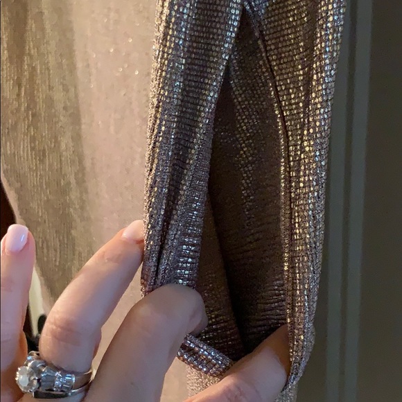 Gold shimmery dress with pockets - Picture 3 of 3